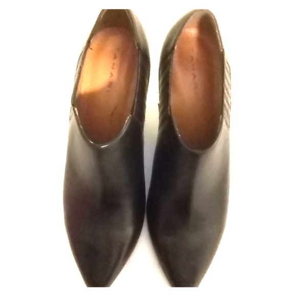 Tahari ankle boots - Picture 3 of 3